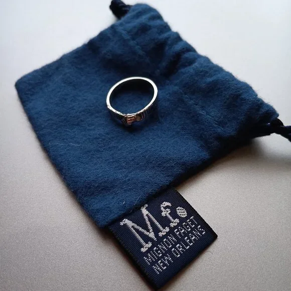 Pre-Loved Sterling Tiny Bow Ring from Mignon Faget Size 7 - Picture 1 of 7